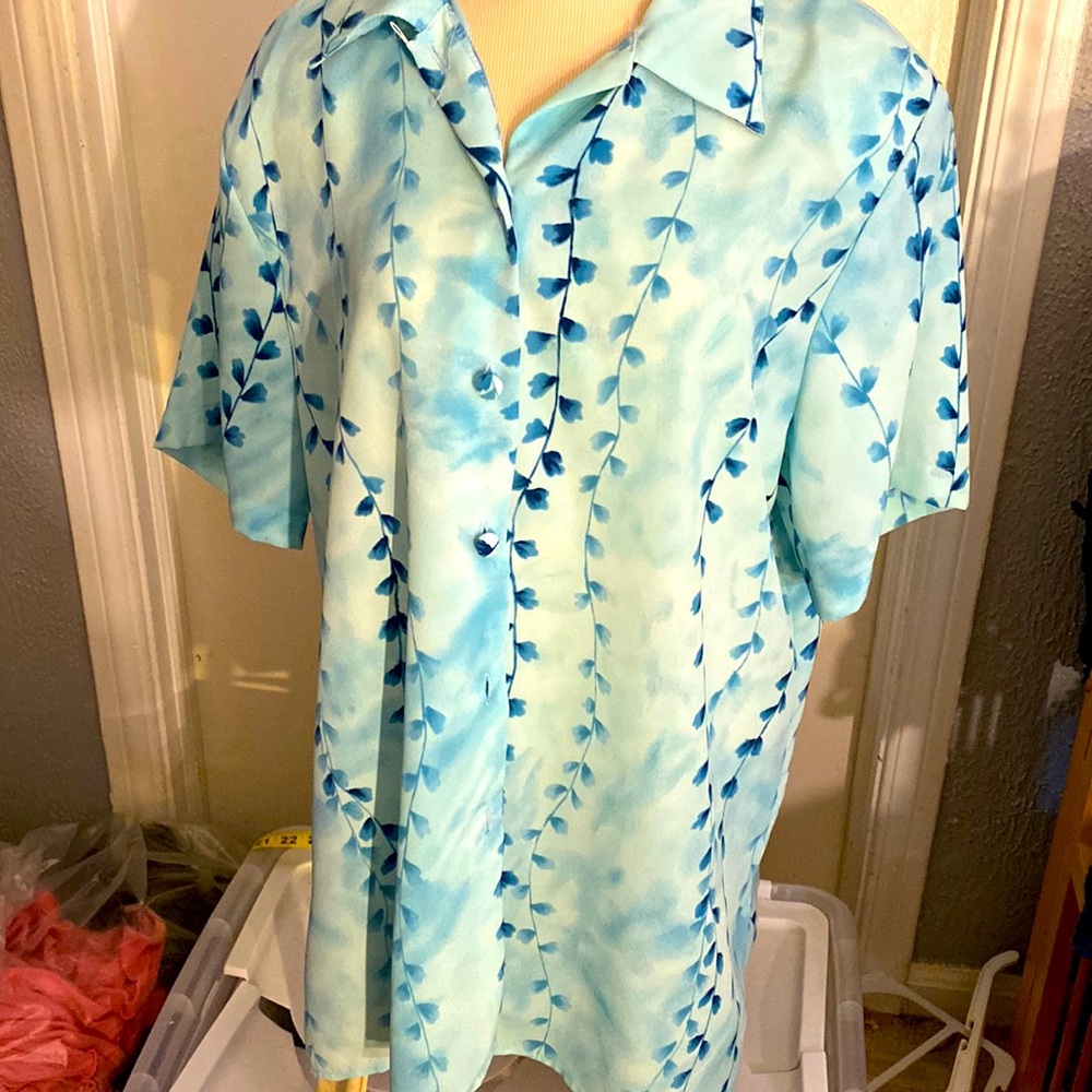 Vintage Fitting Image Floral top size 18/20 shoulder pads & cloth covered button